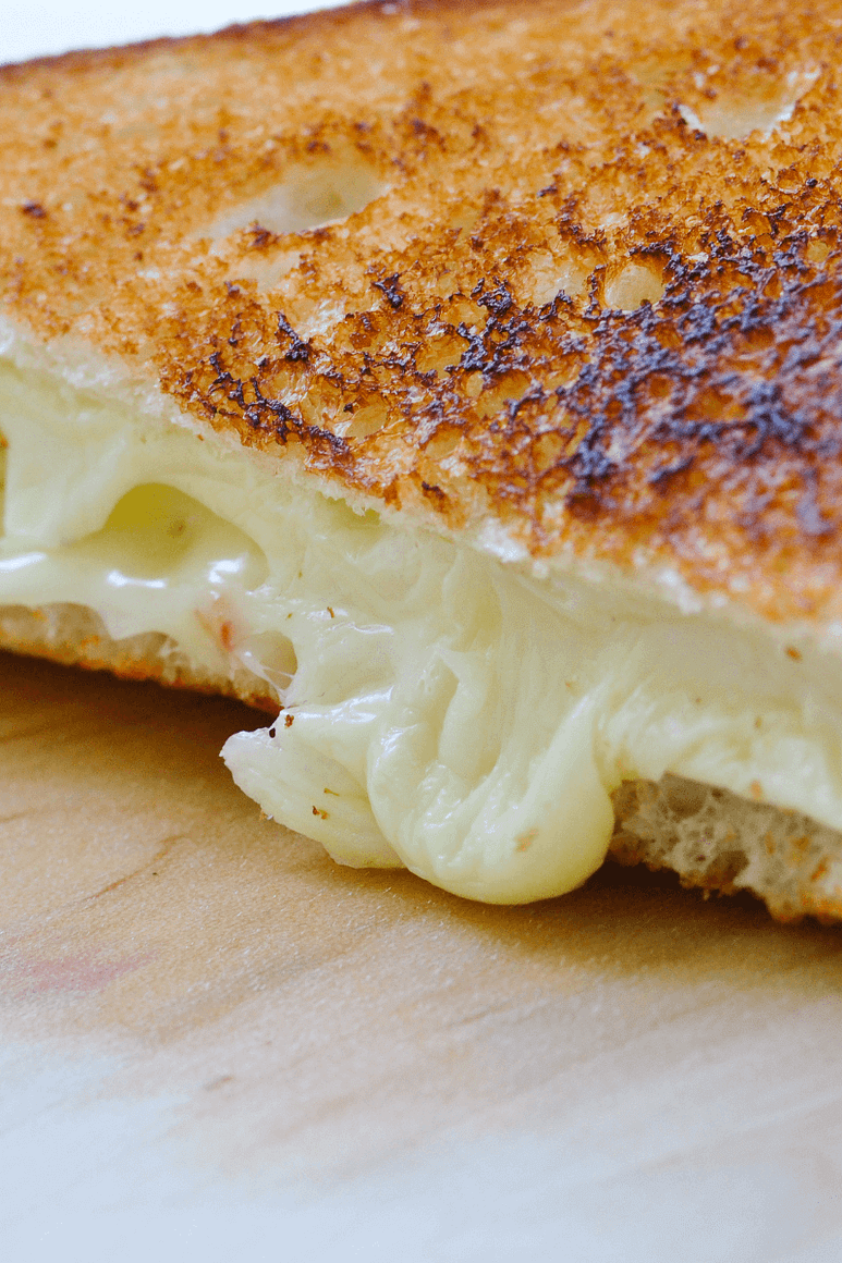Grilled cheese made with this vegan mozzarella recipe. This dairy free mozzarella melts perfectly. 